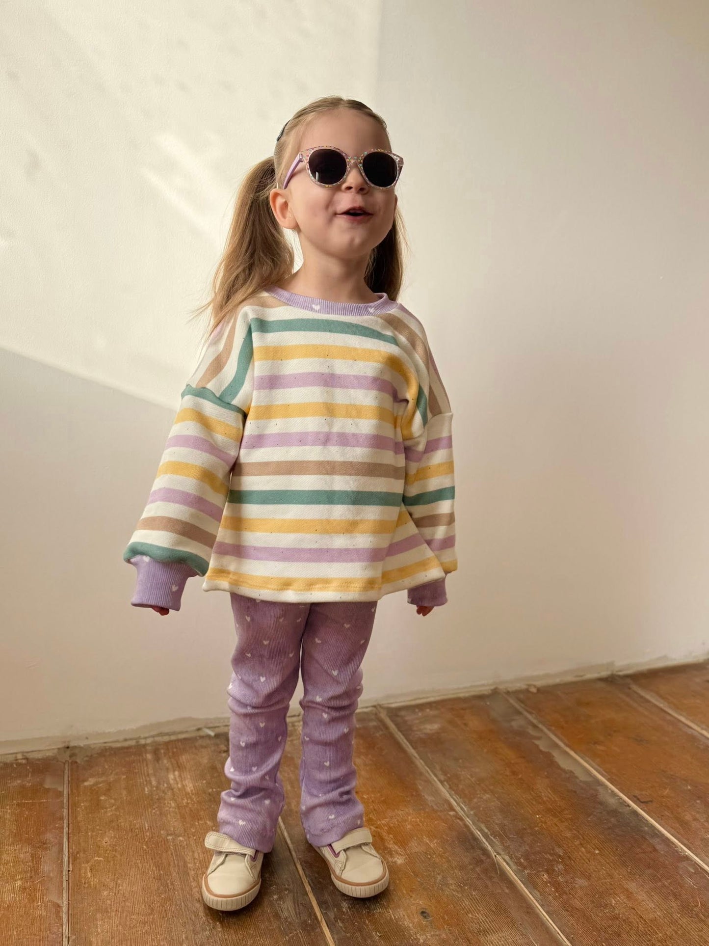 Frühlingszauber Grün – Kinderstoff mit Hasen & Blumen | verschiedene Stoffarten