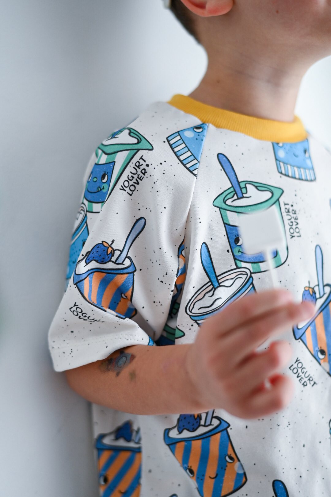 Yogurt Lover Neutral – Kinderstoff Food Design | verschiedene Stoffarten