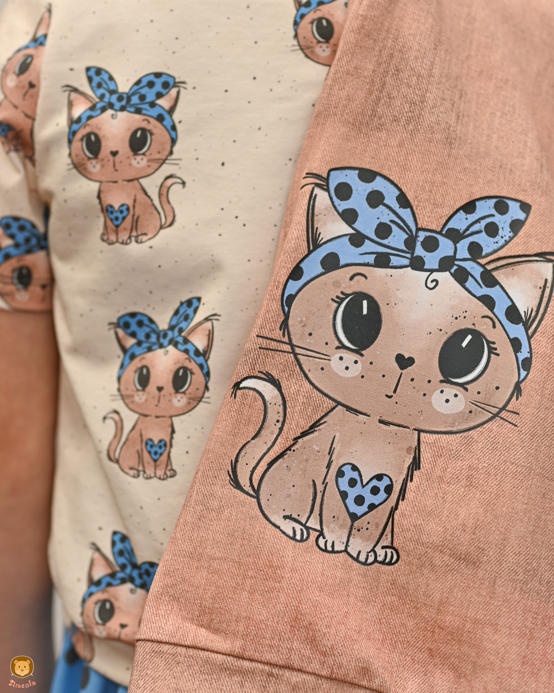 Bügelbild Dot Kitty Love – süßes Katzenmotiv mit Punkten & Herz