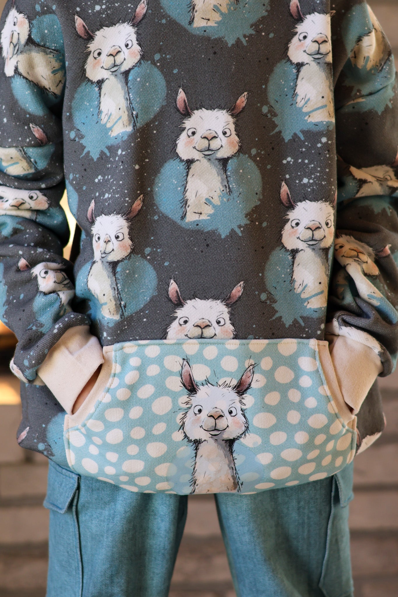 Lama Vibes Grau – modernes Lama-Design | verschiedene Stoffarten