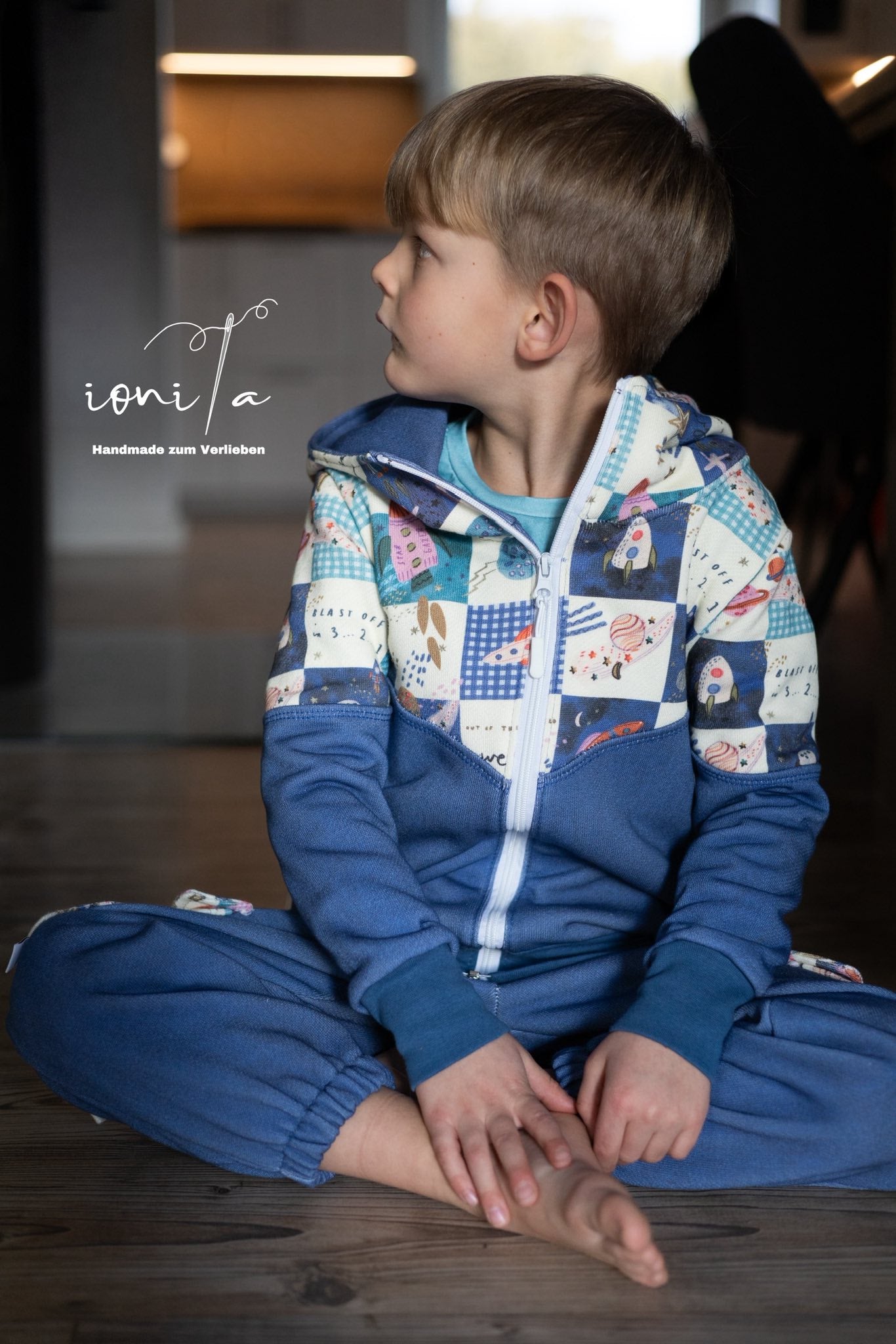 Cosmic Adventure Blau – Kinderstoff Weltall | verschiedene Stoffarten