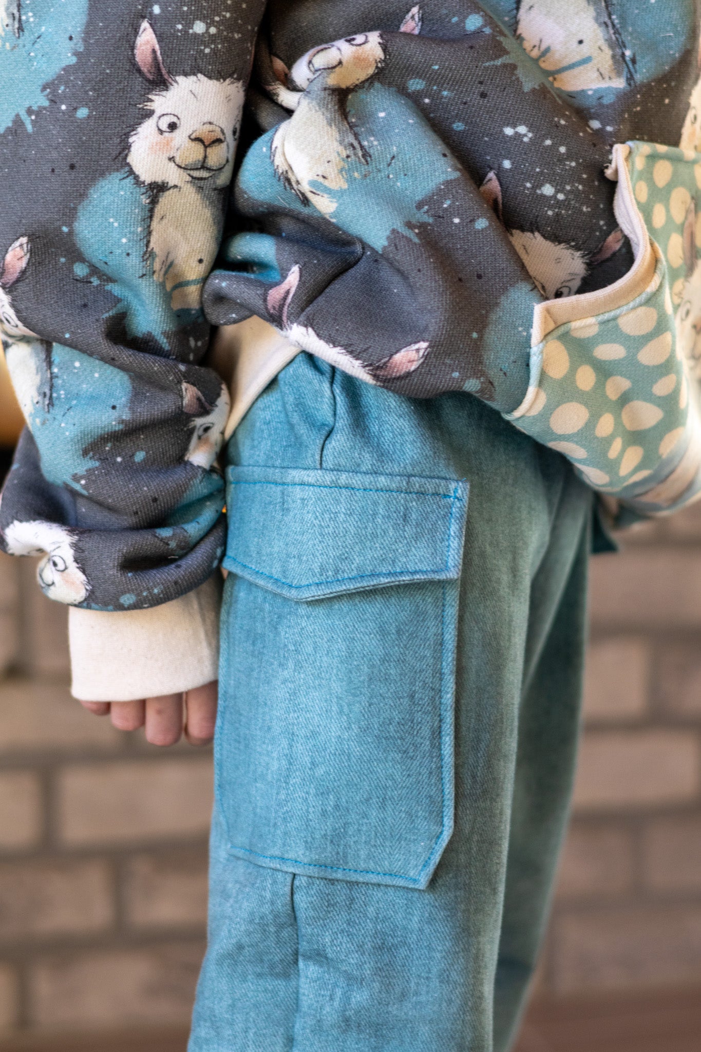 Lama Vibes Grau – modernes Lama-Design | verschiedene Stoffarten