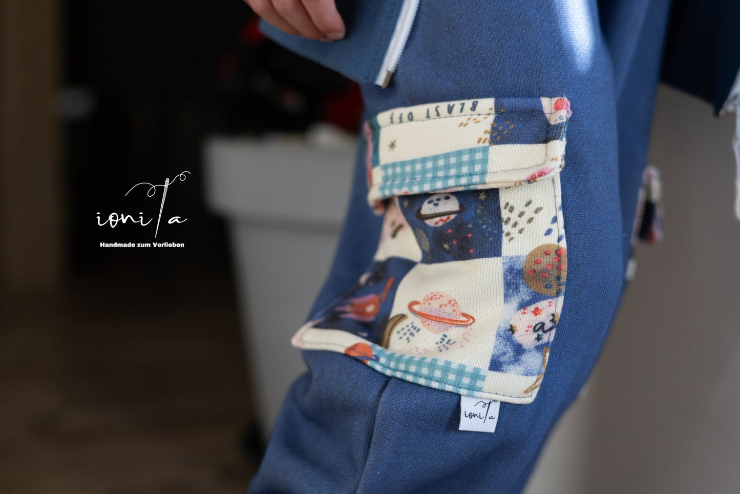 Cosmic Adventure Blau – Kinderstoff Weltall | verschiedene Stoffarten