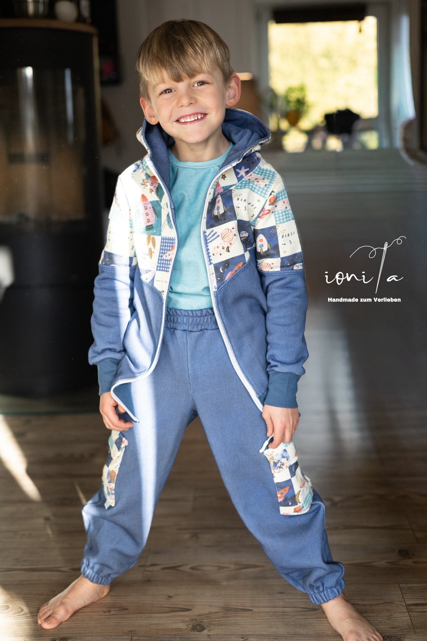 Cosmic Adventure Blau – Kinderstoff Weltall | verschiedene Stoffarten