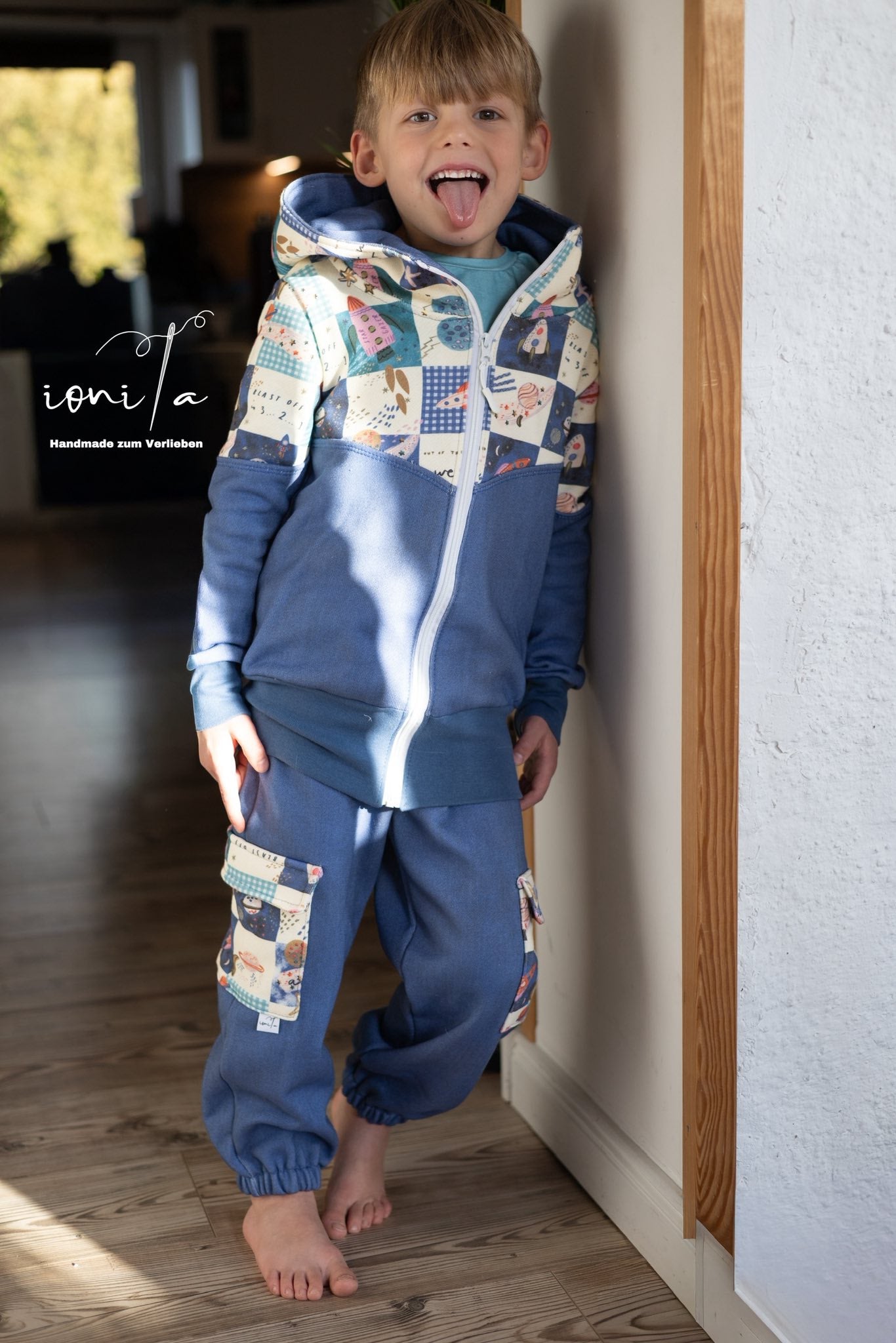Cosmic Adventure Blau – Kinderstoff Weltall | verschiedene Stoffarten