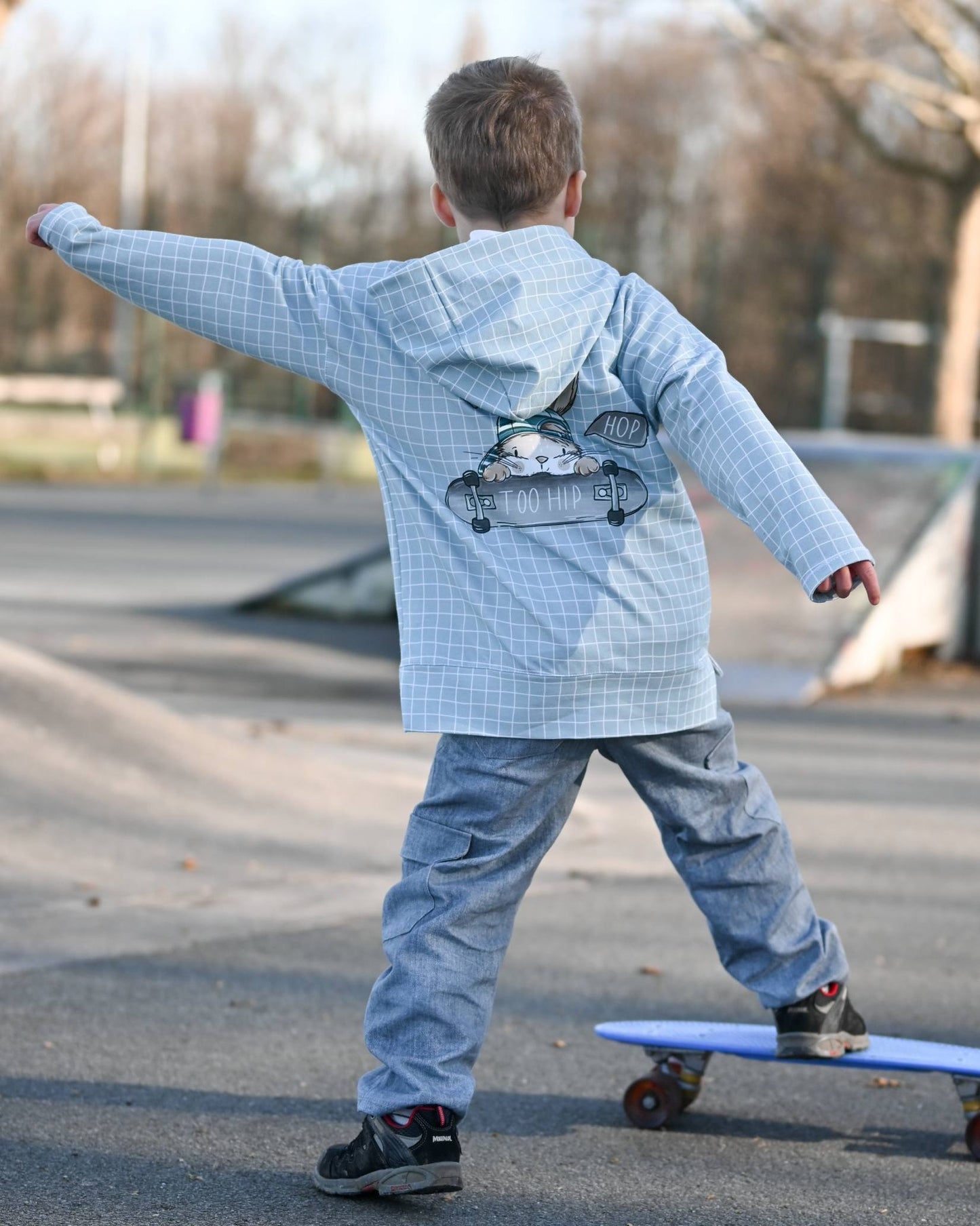 Skate Bunny Vibes Grid – Kinderstoff mit Hasen | verschiedene Stoffarten