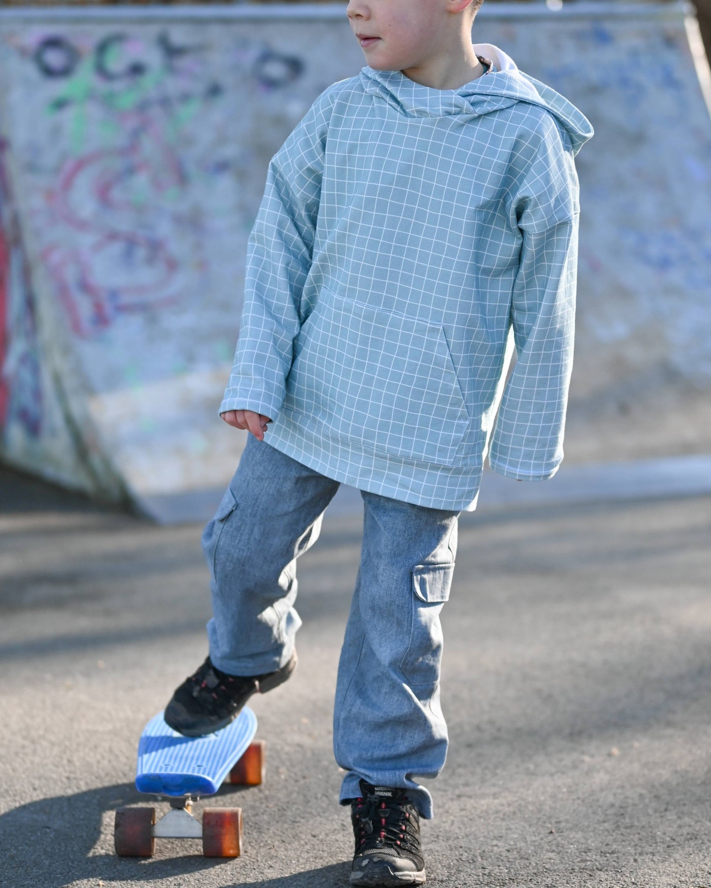Skate Bunny Vibes Grid – Kinderstoff mit Hasen | verschiedene Stoffarten
