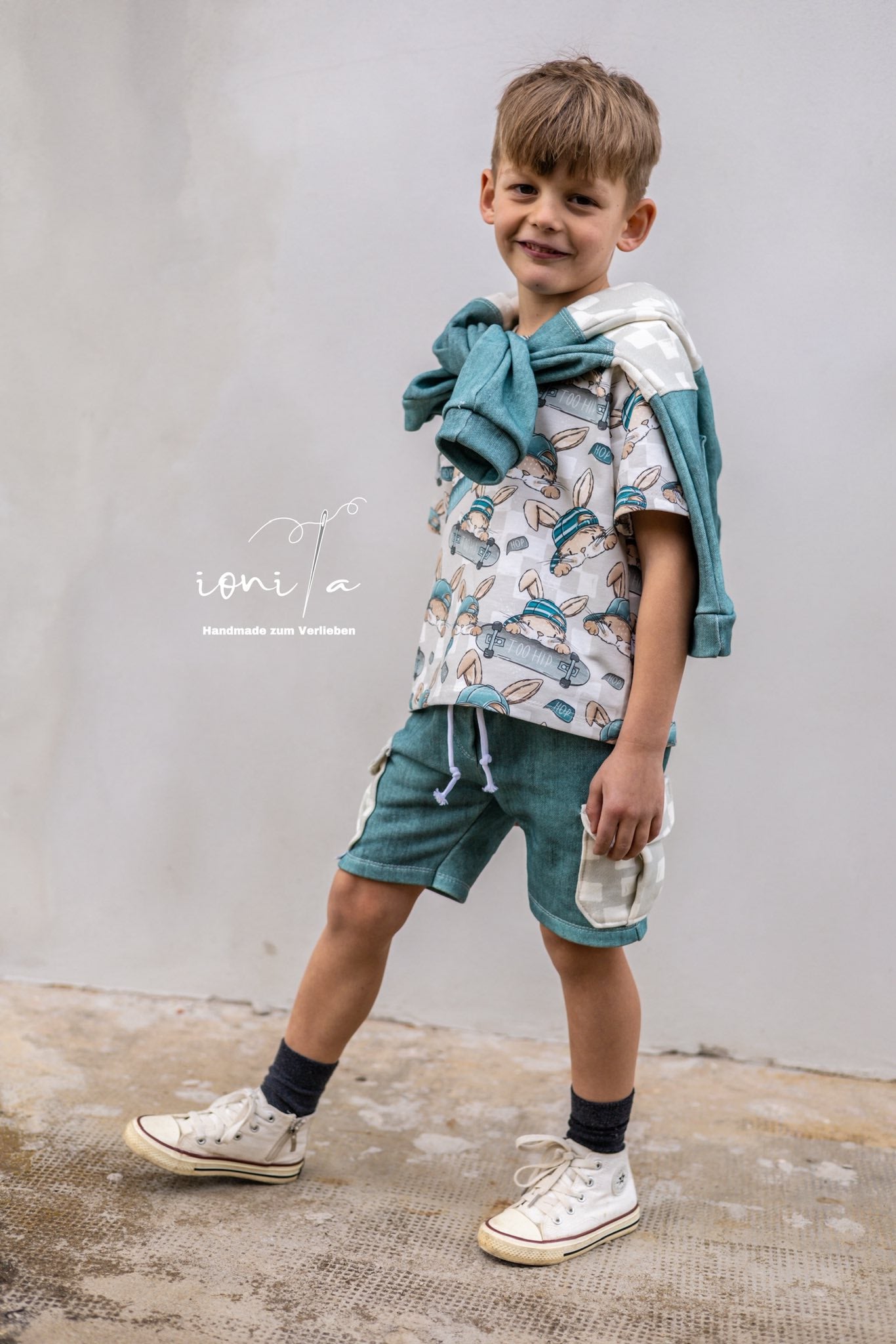Skate Bunny Vibes Grau – Kinderstoff mit Hasen | verschiedene Stoffarten