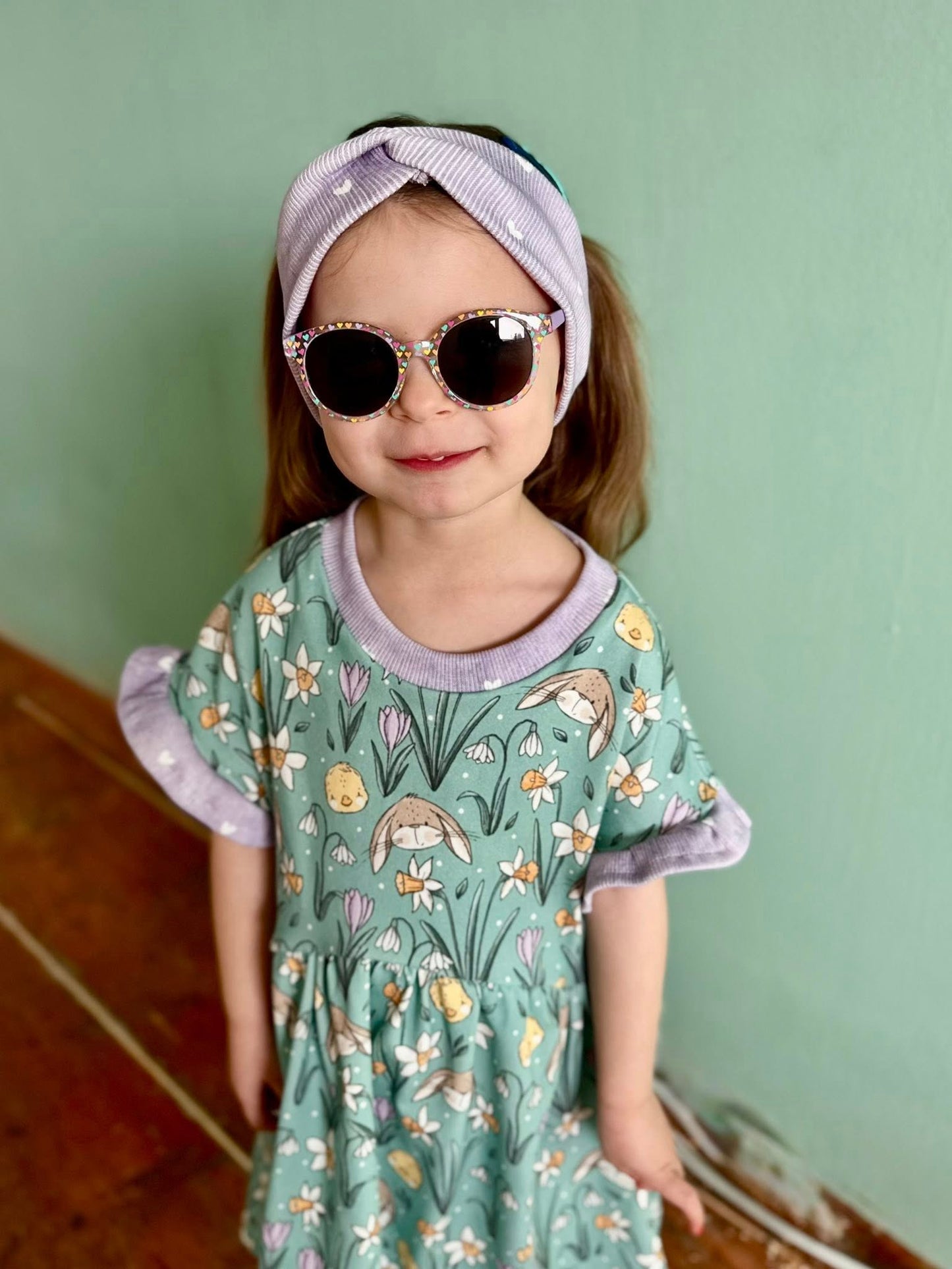 Frühlingszauber Grün – Kinderstoff mit Hasen & Blumen | verschiedene Stoffarten