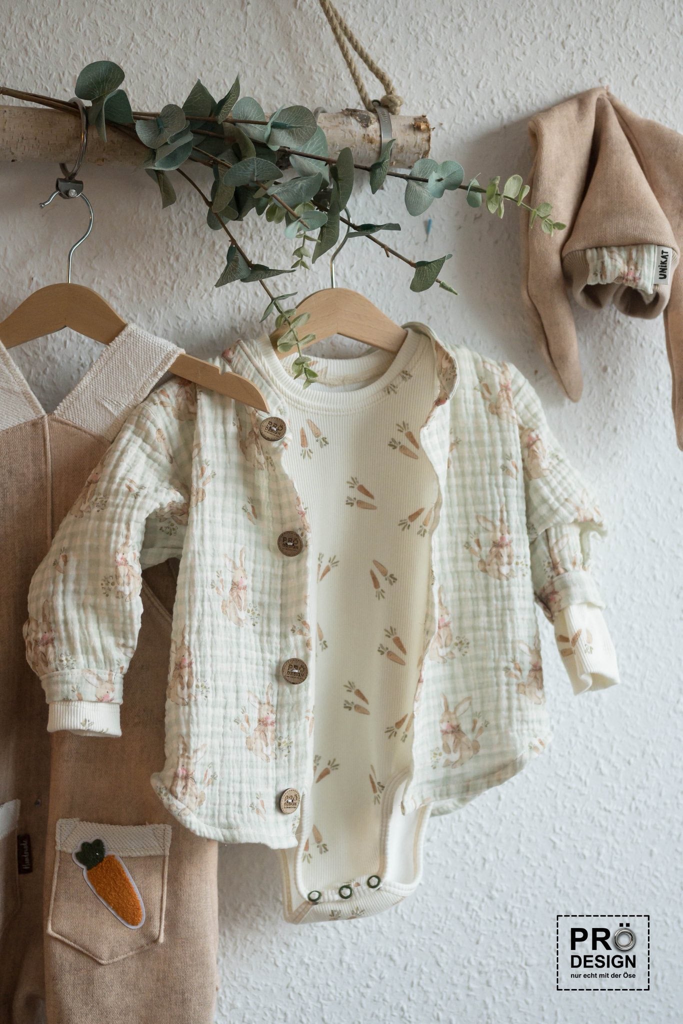 Little Garden Friends Hase Stoff – Aquarell Hasen Design | auf verschiedenen Stoffarten