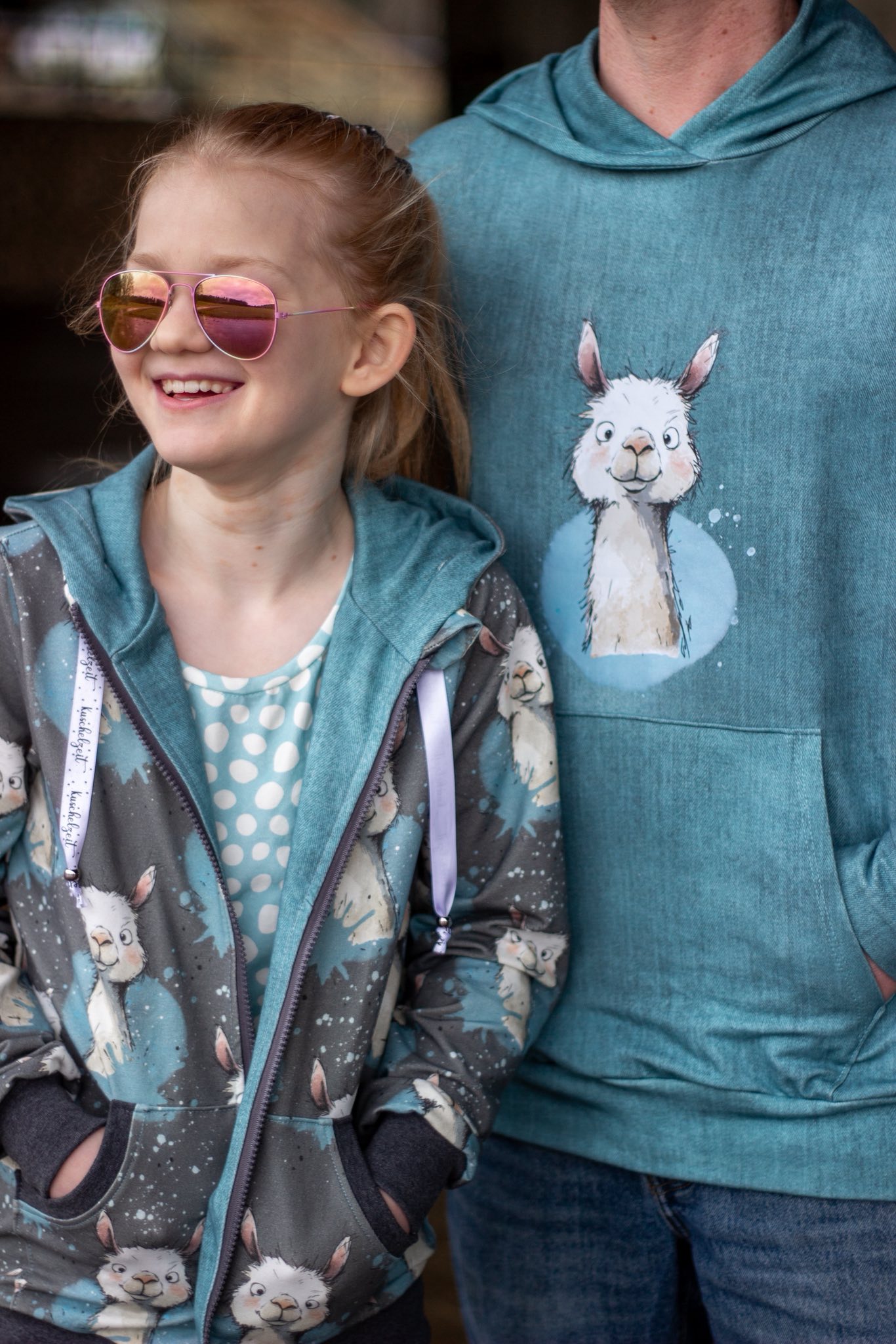 Lama Vibes Grau – modernes Lama-Design | verschiedene Stoffarten