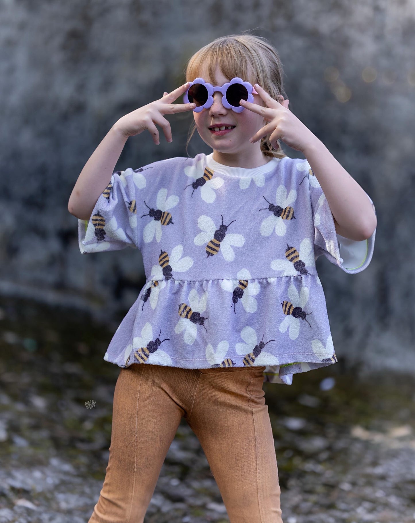 Bee in Bloom – Bienen Stoff | auf verschiedenen Stoffarten