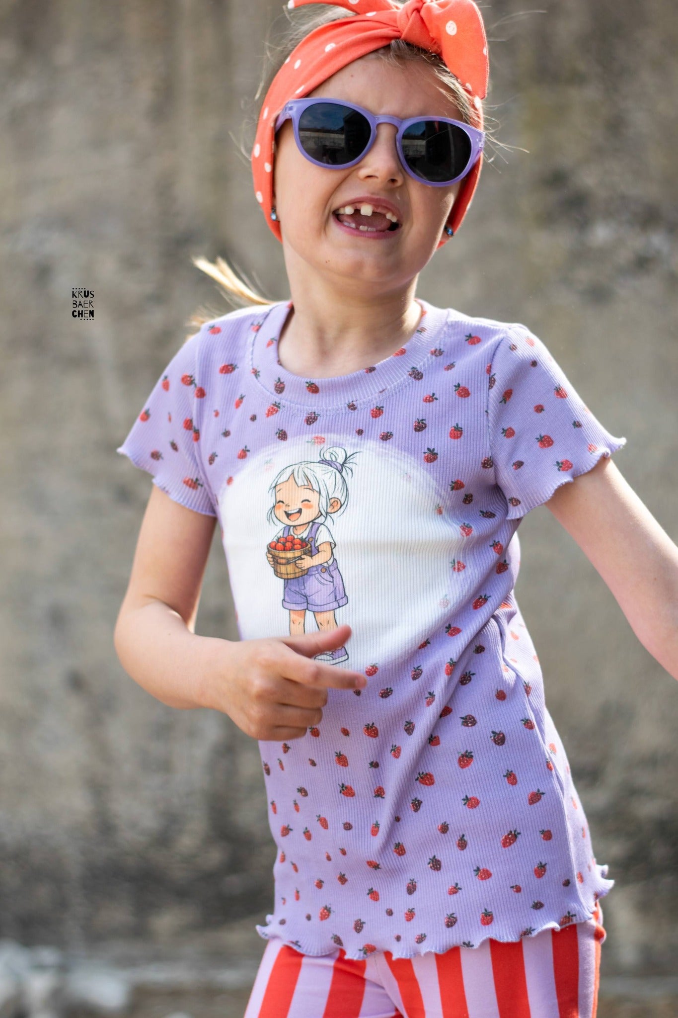 Rosie – Mädchen mit Erdbeeren Design | verschiedene Stoffarten