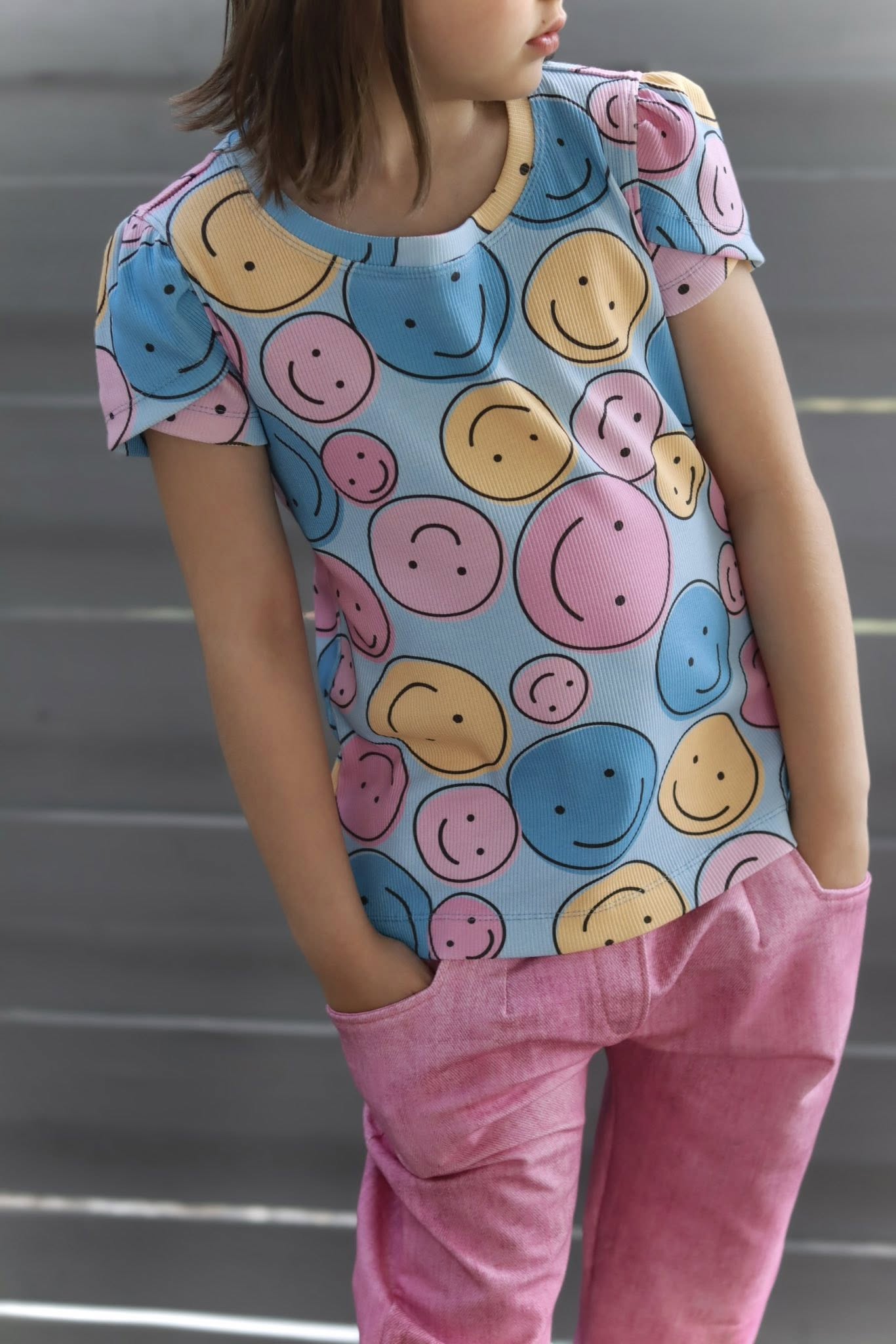 Smile Vibes Pink – moderner Smiley Stoff | auf verschiedenen Stoffarten